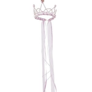 Roze prinsessenkroon met lange linten, roze rozetten en zilverkleurige kettingen, los weergegeven op witte achtergrond.