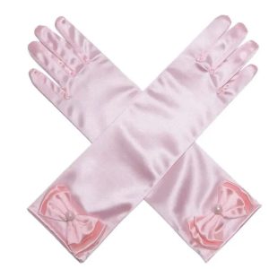 Roze satijnen prinsessen handschoenen met een strik en parel aan beide manchetten, kruislings neergelegd
